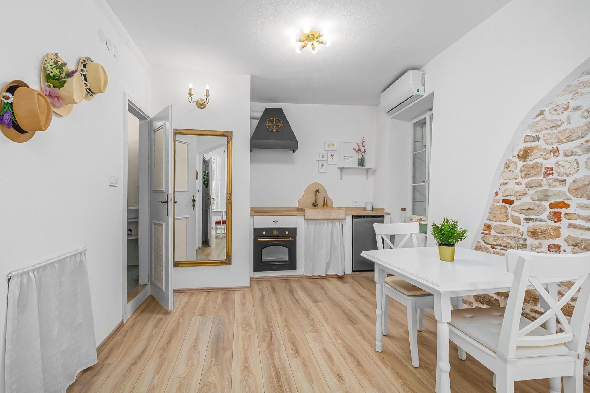Primavera Deluxe Studio Apartment Ρόβινι Εξωτερικό φωτογραφία